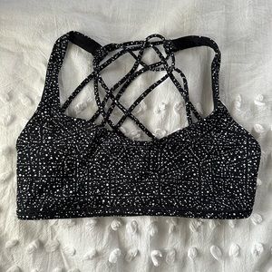 Lululemon Free to Be Sports Bra
